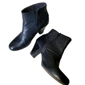 CLARKS Women's Ankle Heel Leather Boots Size 10 Black